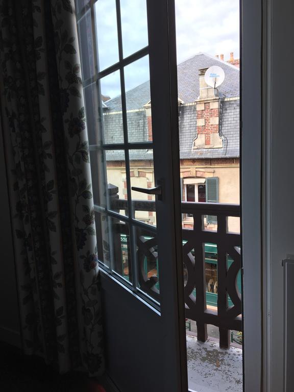 Hotel De Paris Кабур Экстерьер фото